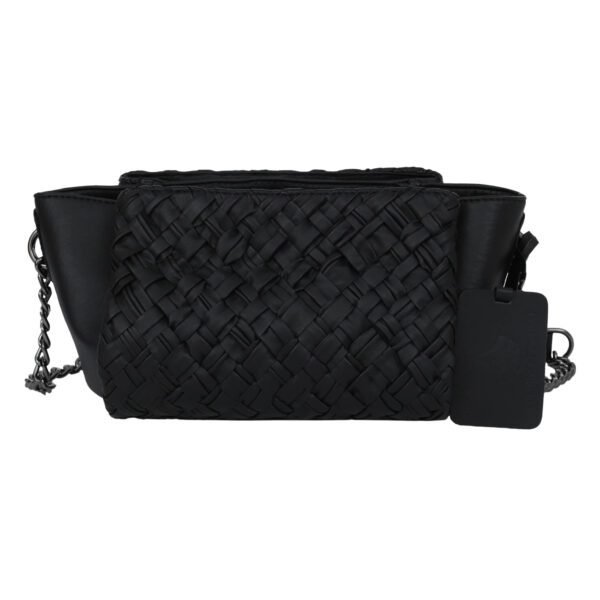 Bolsa Clutch Nômade, couro super macio, detalhe frontal em tressê artesanal de tiras largas e alça de metal ônix.