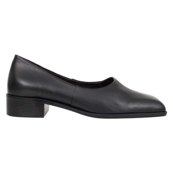 Sapato Horse unissex preto de luxo, couro certificado rastreável, minimalista, estilo loafer artesanal brasileiro.